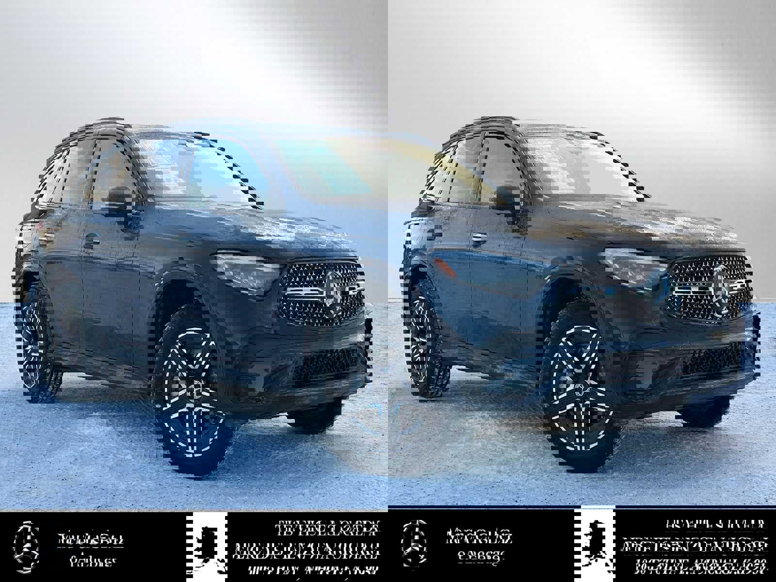 Used 2023 Mercedes-Benz GLC 300 4MATIC image 1