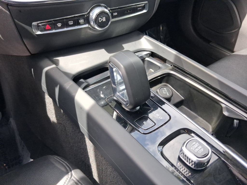 Used 2025 Volvo S60 B5 Core FWD image 22