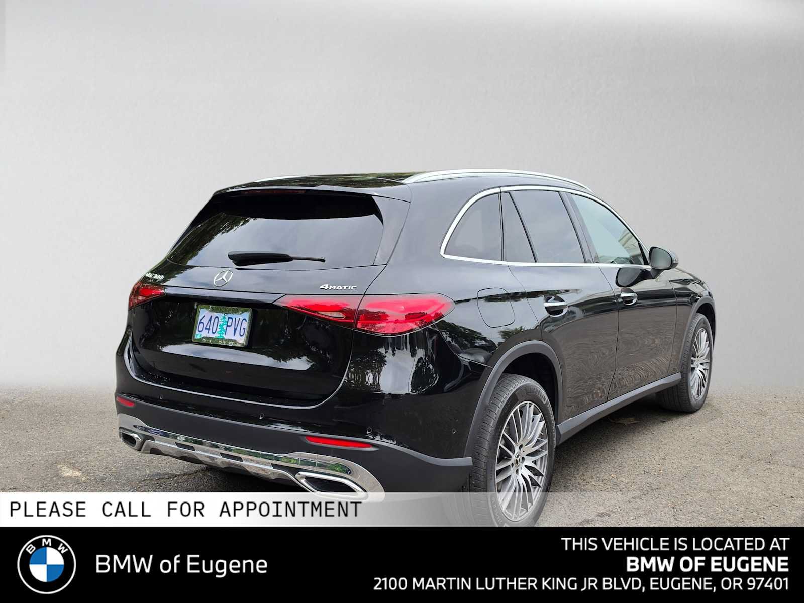 Used 2024 Mercedes-Benz GLC 300 4MATIC image 3