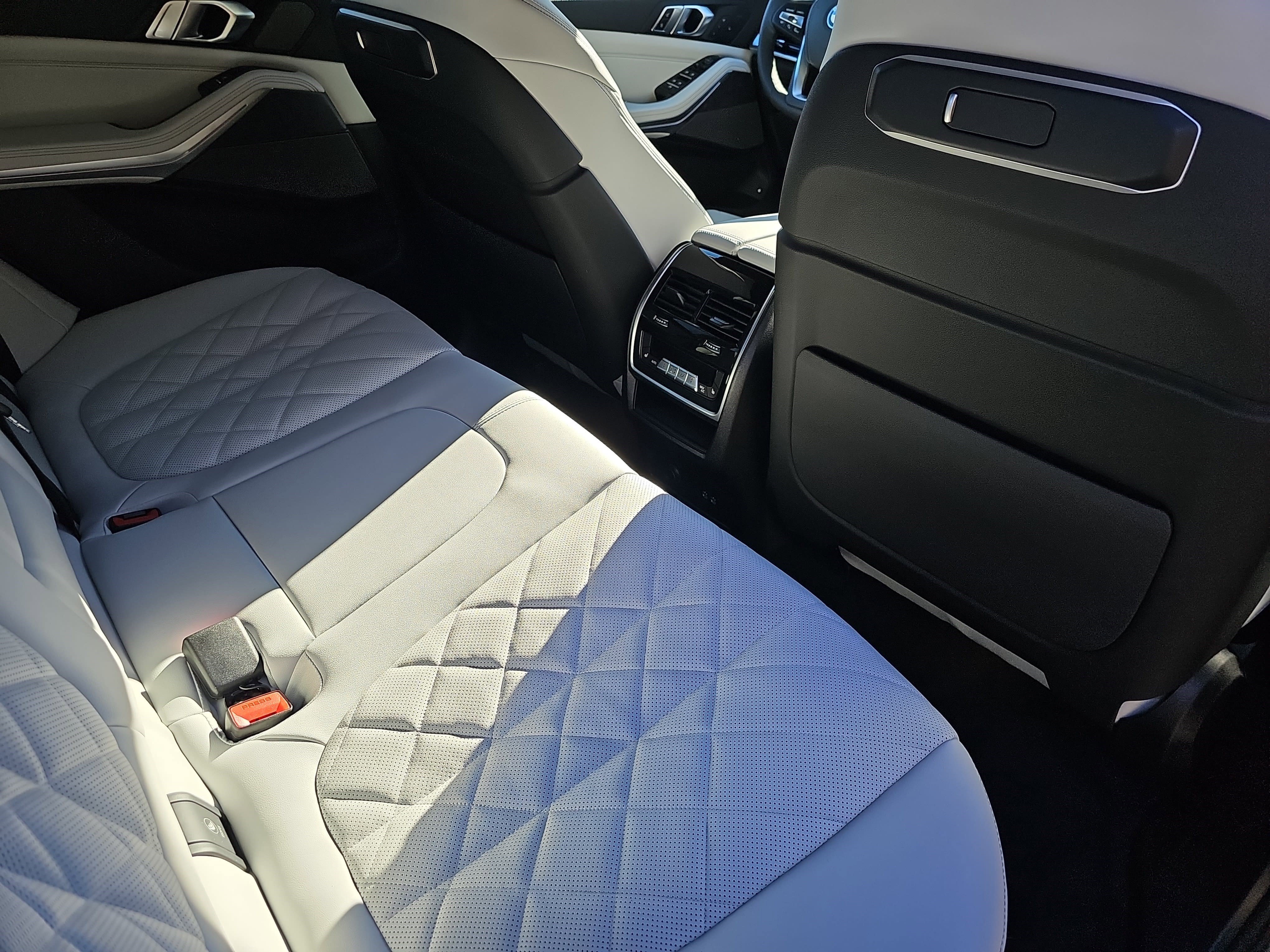 New 2026 BMW X5 xDrive50e w/ Climate Comfort Package image 11