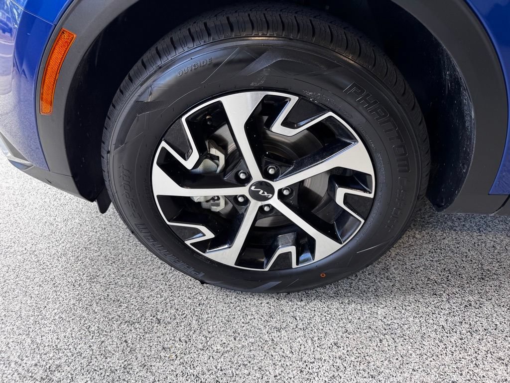 Used 2025 Kia Sportage EX AWD/4WD image 10