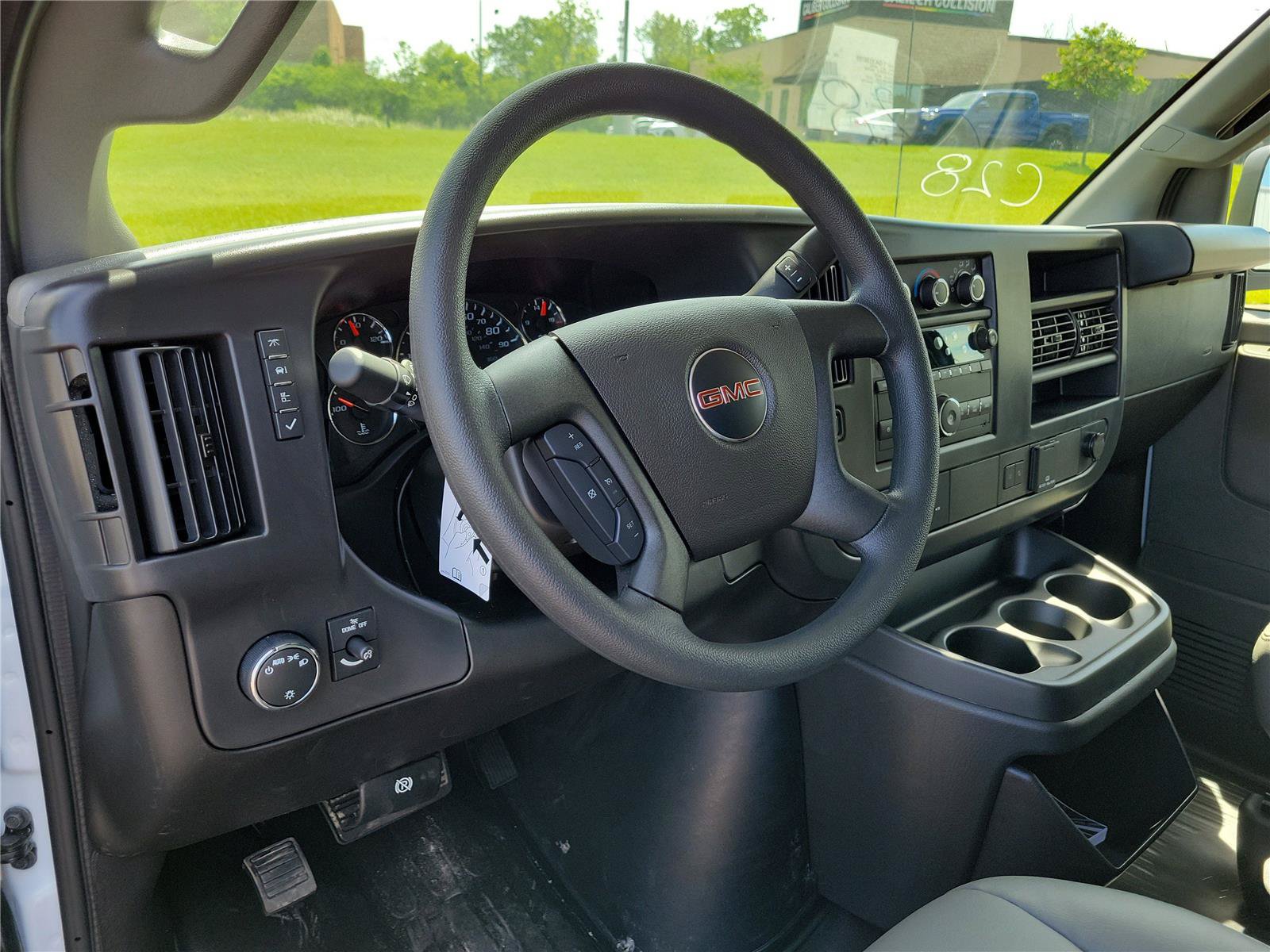 New 2026 GMC Savana 3500 Extended w/ Driver Convenience Package RWD image 15