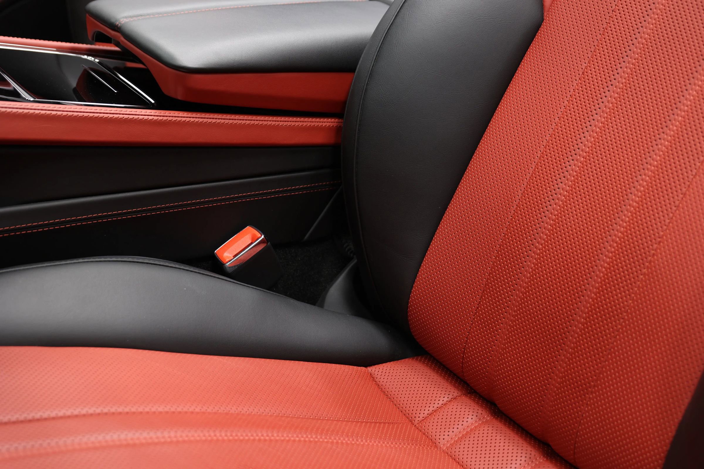 Used 2020 Bentley Continental GT V8 image 24