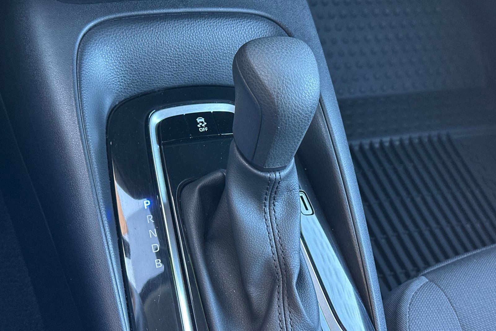 Used 2025 Toyota Corolla LE image 20