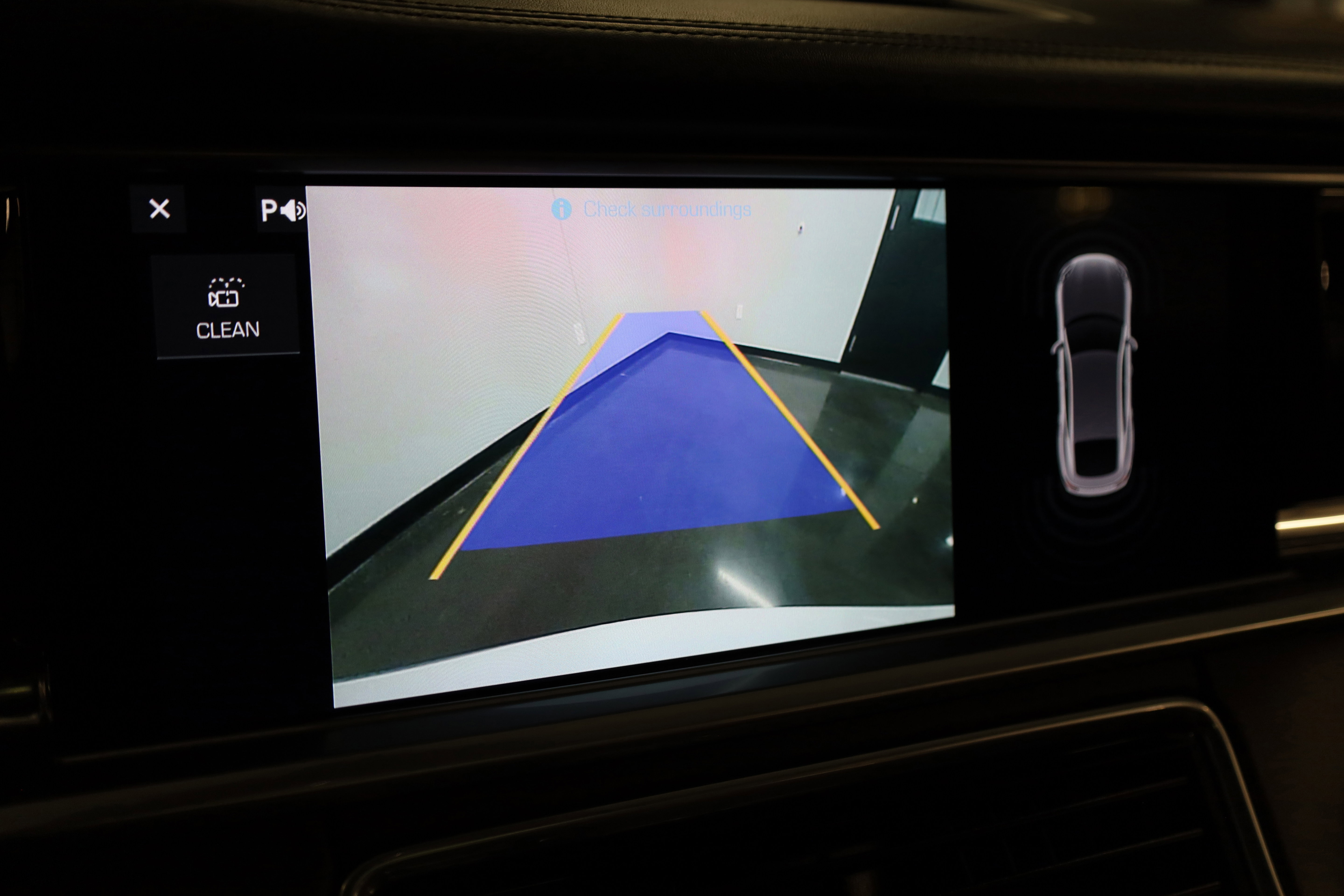 Used 2018 Porsche Panamera 4S image 31