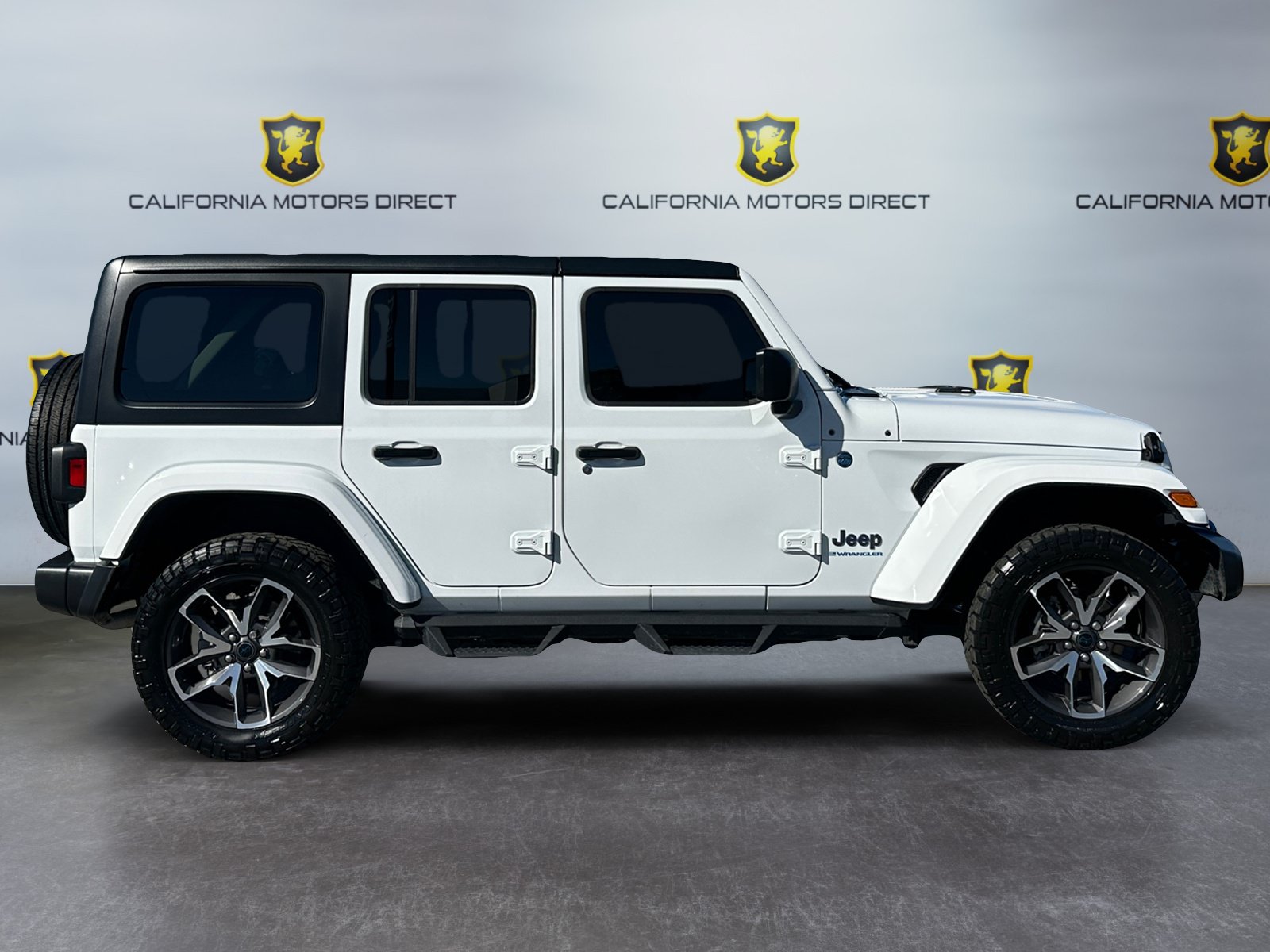 Used 2024 Jeep Wrangler Unlimited AWD/4WD image 6