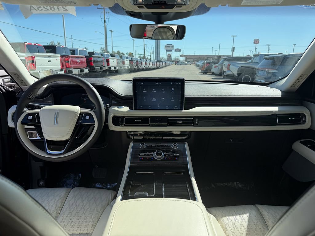 Certified 2023 Lincoln Aviator Black Label image 44