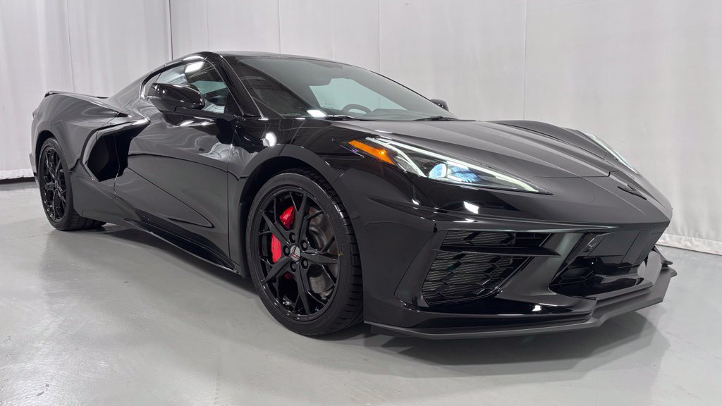 Used 2022 Chevrolet Corvette Stingray Premium Cpe w/ Z51 Performance Package RWD image 4