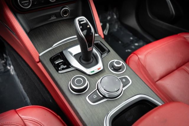 Used 2021 Alfa Romeo Stelvio Ti w/ Premium Package image 21