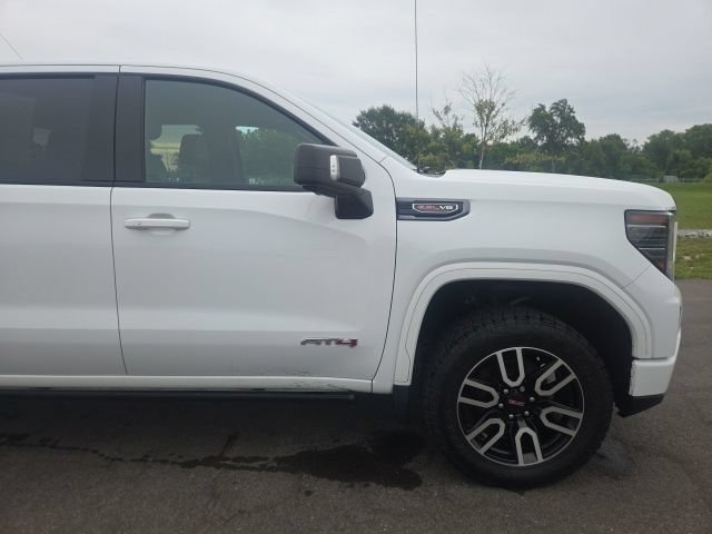 Used 2022 GMC Sierra 1500 AT4 w/ AT4 Premium Package AWD/4WD image 5