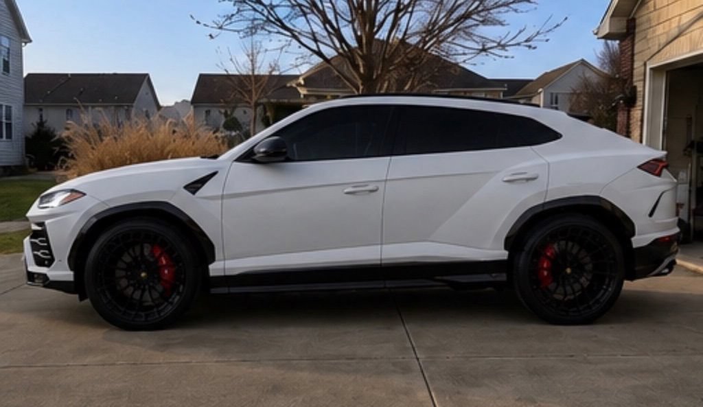 Used 2019 Lamborghini Urus AWD/4WD image 7