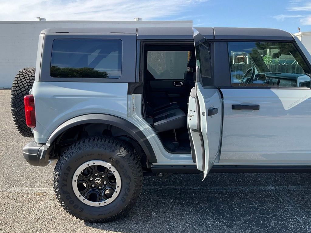 Certified 2024 Ford Bronco Black Diamond w/ Sasquatch Package AWD/4WD image 34