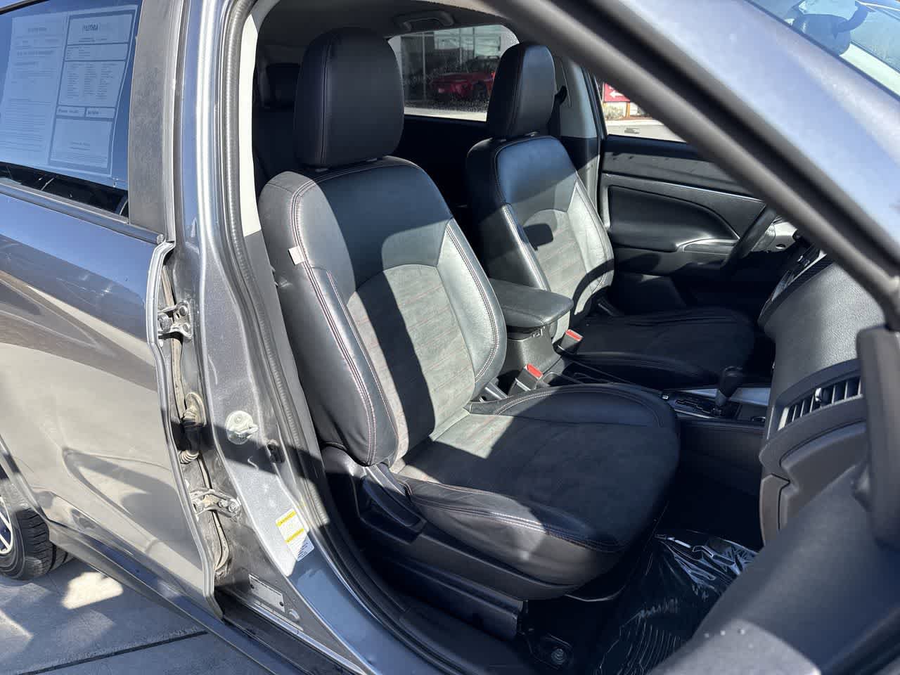 Used 2018 Mitsubishi Outlander Sport SE AWD/4WD image 14