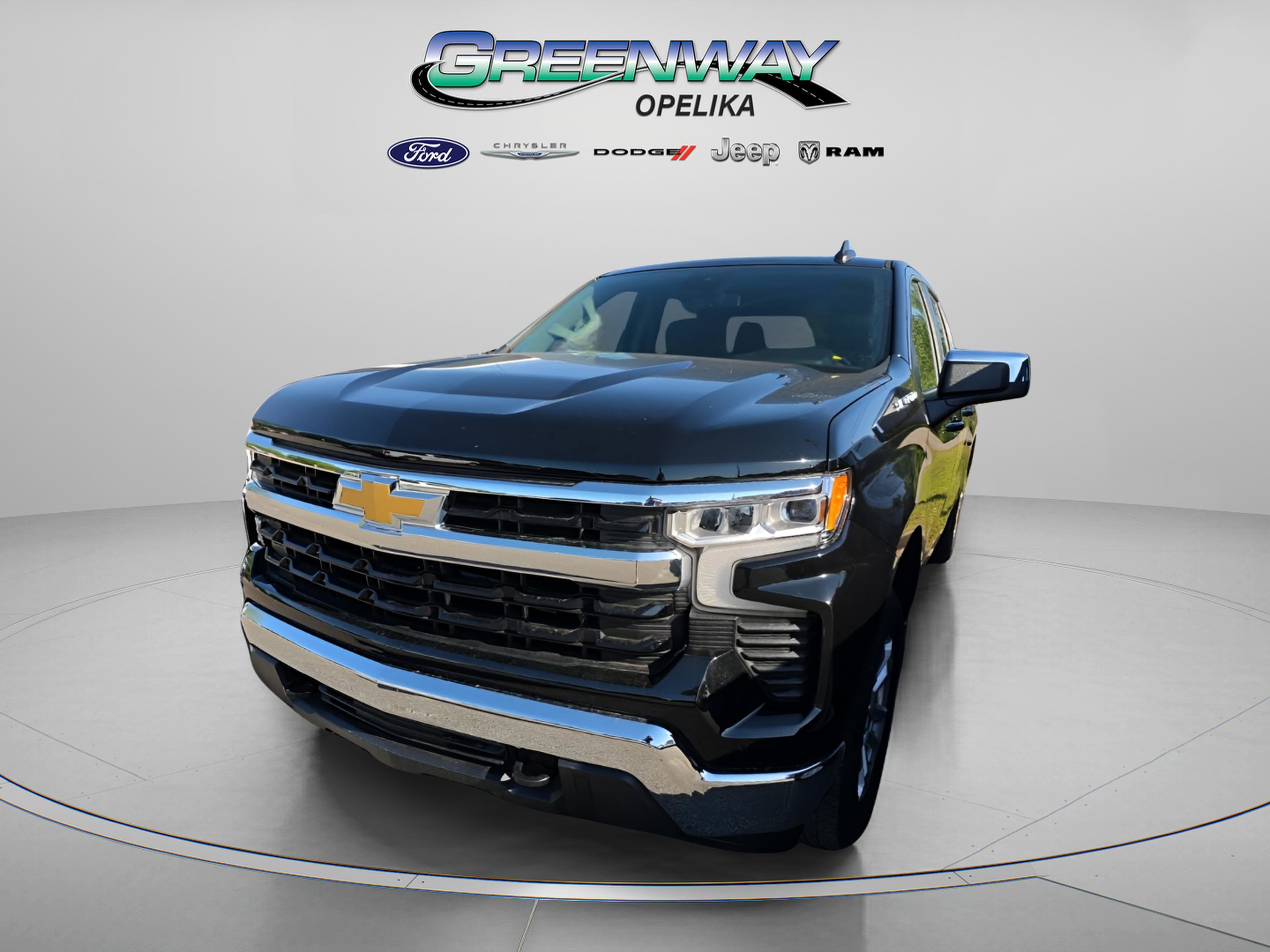 Used 2023 Chevrolet Silverado 1500 LT AWD/4WD image 9