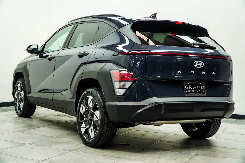 Used 2025 Hyundai Kona SEL image 11