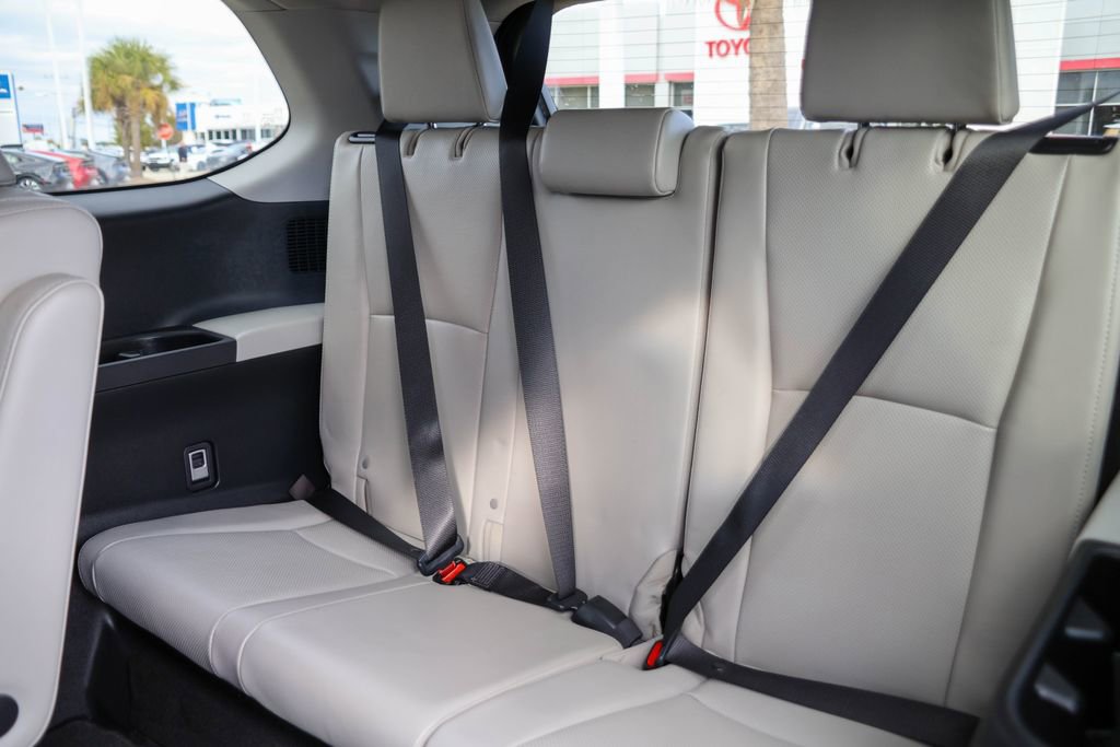 Used 2024 Toyota Grand Highlander XLE image 11