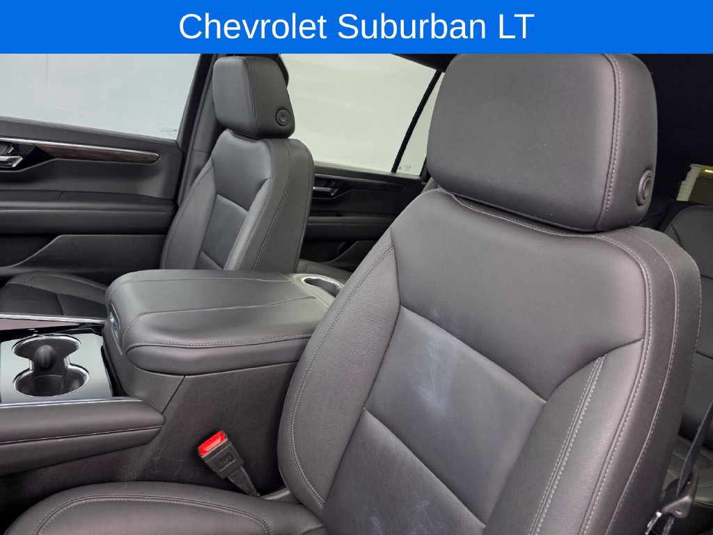 Used 2025 Chevrolet Suburban LT w/ Comfort Package RWD image 11