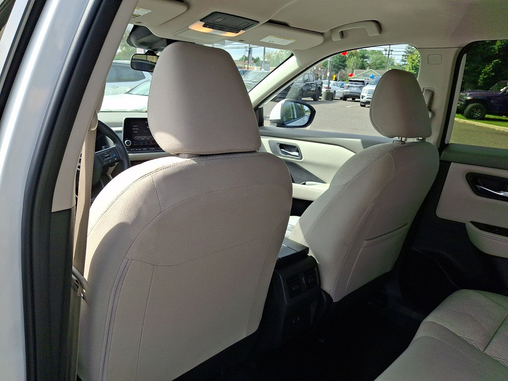 Used 2025 Nissan Rogue SV AWD/4WD image 21