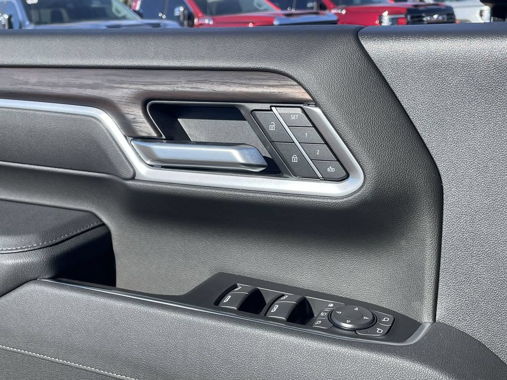 New 2026 GMC Sierra 2500 SLT AWD/4WD image 23
