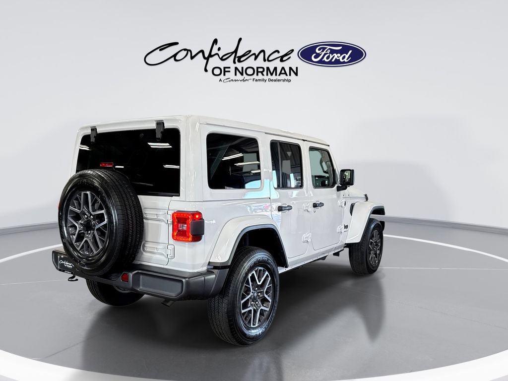 Used 2026 Jeep Wrangler Unlimited Sahara AWD/4WD image 8