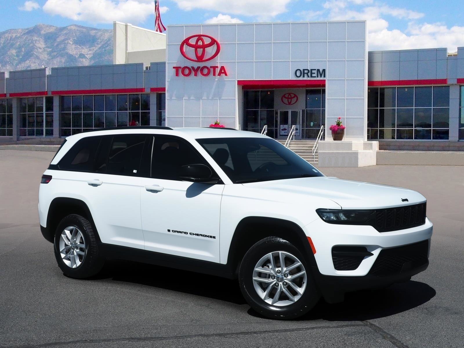 Used 2023 Jeep Grand Cherokee Altitude