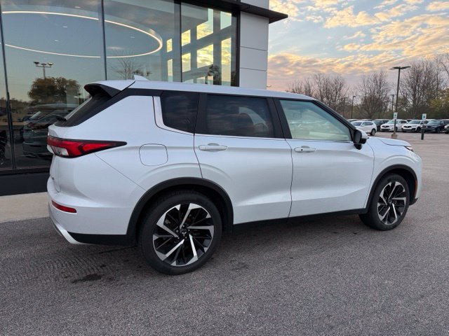 Used 2022 Mitsubishi Outlander SE AWD/4WD image 4