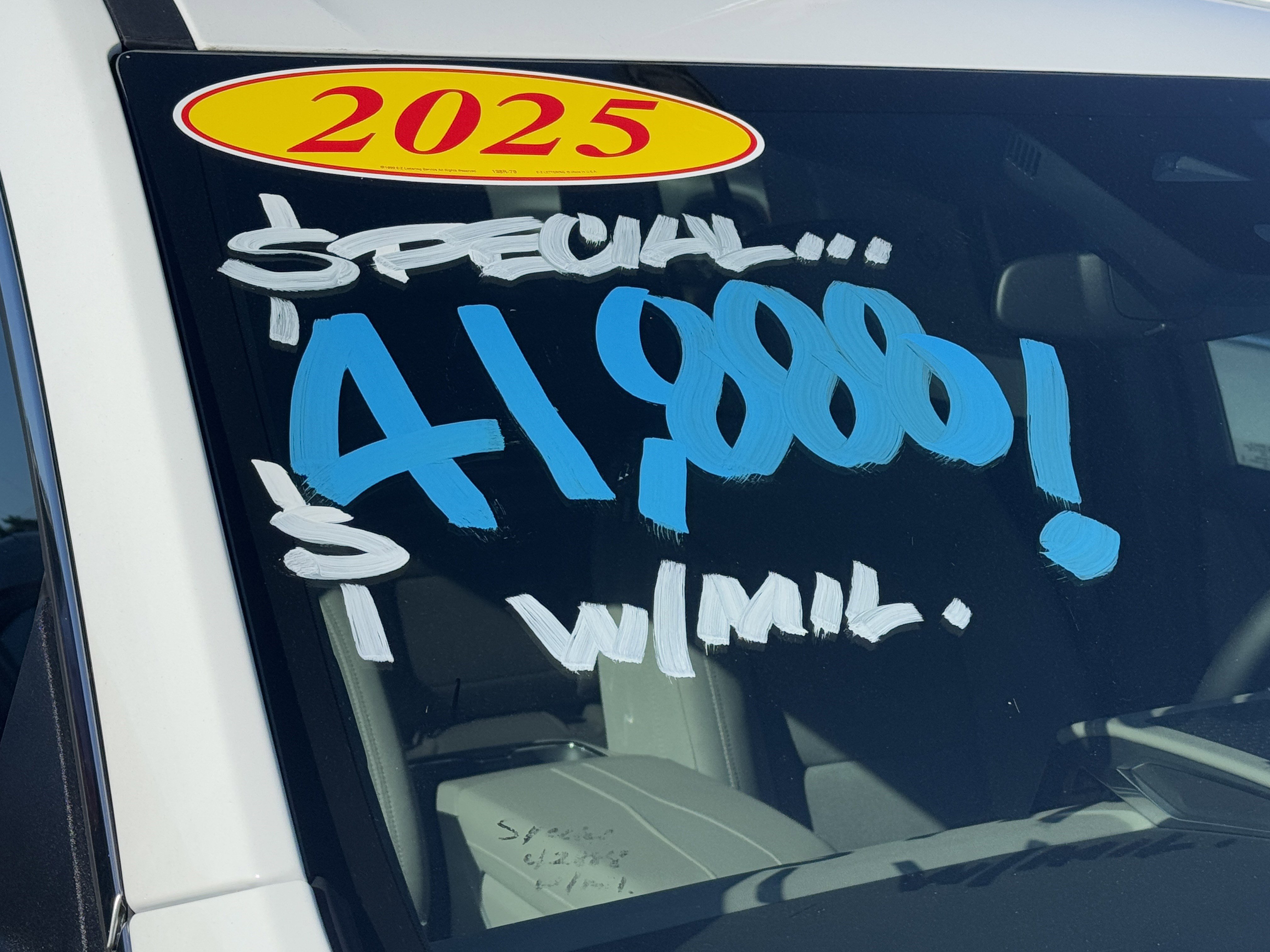 New 2025 GMC Acadia Elevation image 2