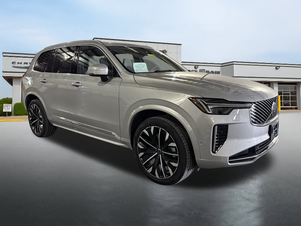 Used 2025 Volvo XC90 B6 Plus image 7