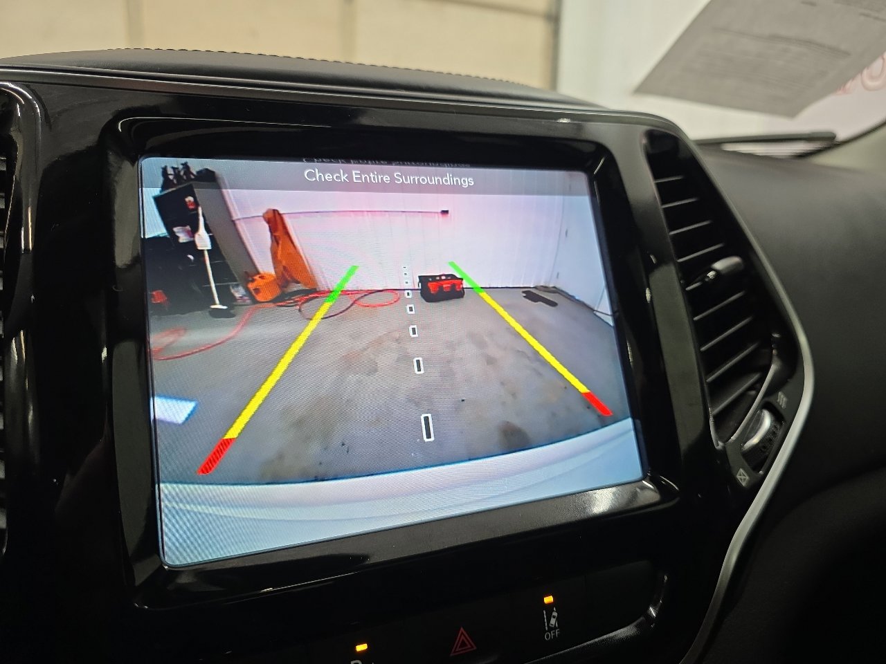 Used 2019 Jeep Cherokee Overland w/ Technology Group image 54