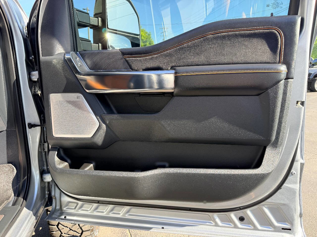 Used 2024 Ford F450 Platinum w/ FX4 Off-Road Package image 41