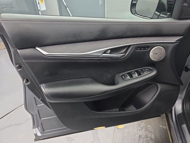 Used 2024 INFINITI QX55 Sensory image 24