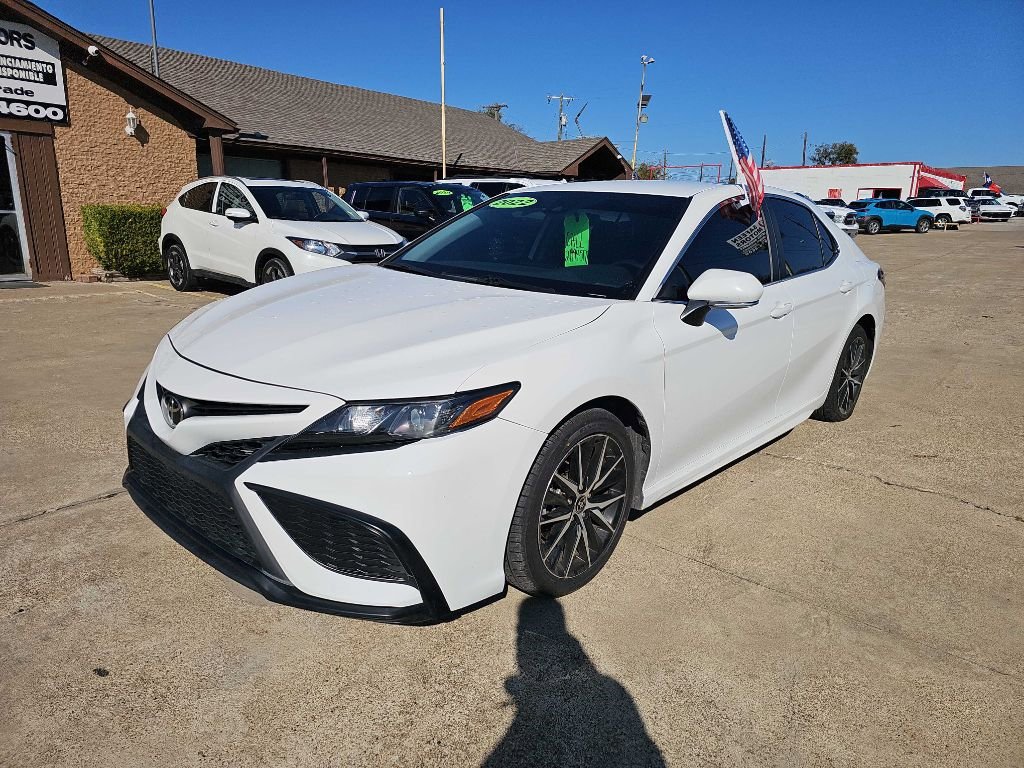 Used 2022 Toyota Camry SE image 7