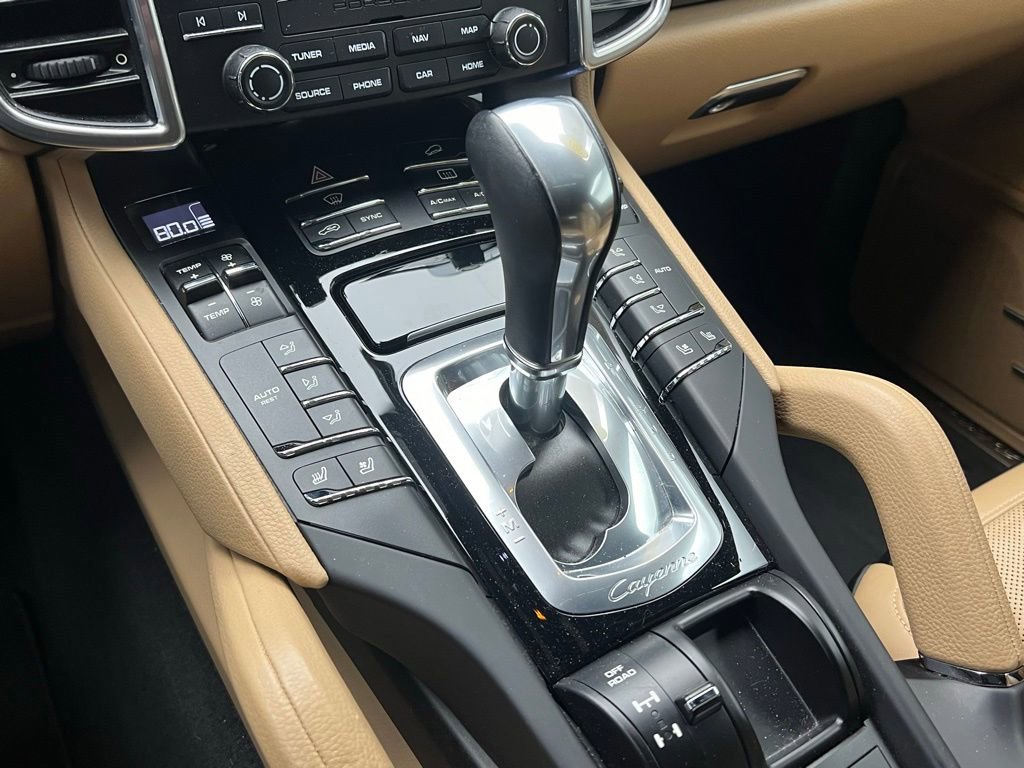 Certified 2018 Porsche Cayenne Platinum Edition image 11