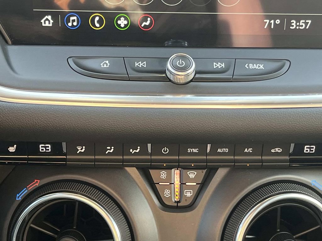 Certified 2024 Chevrolet Blazer LT w/ Convenience Package FWD image 22