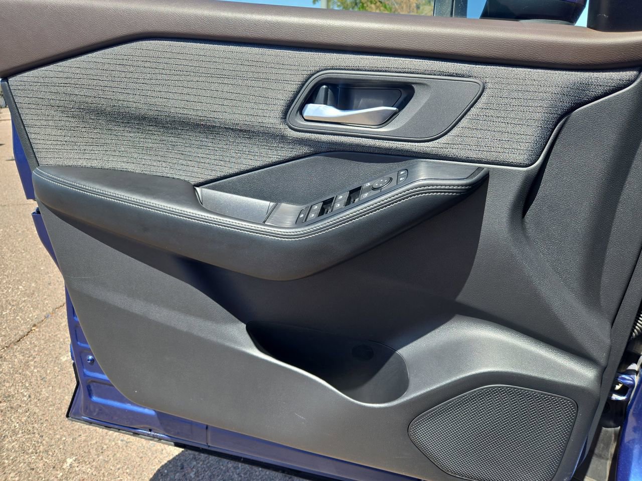 Certified 2023 Nissan Rogue SV FWD image 25