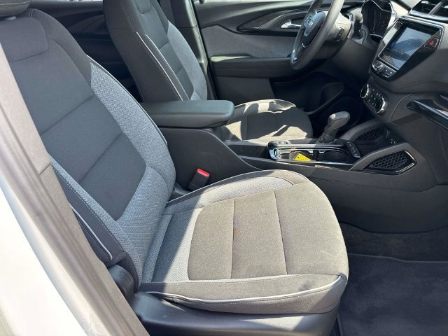 Used 2023 Chevrolet TrailBlazer LT w/ Convenience Package FWD image 14