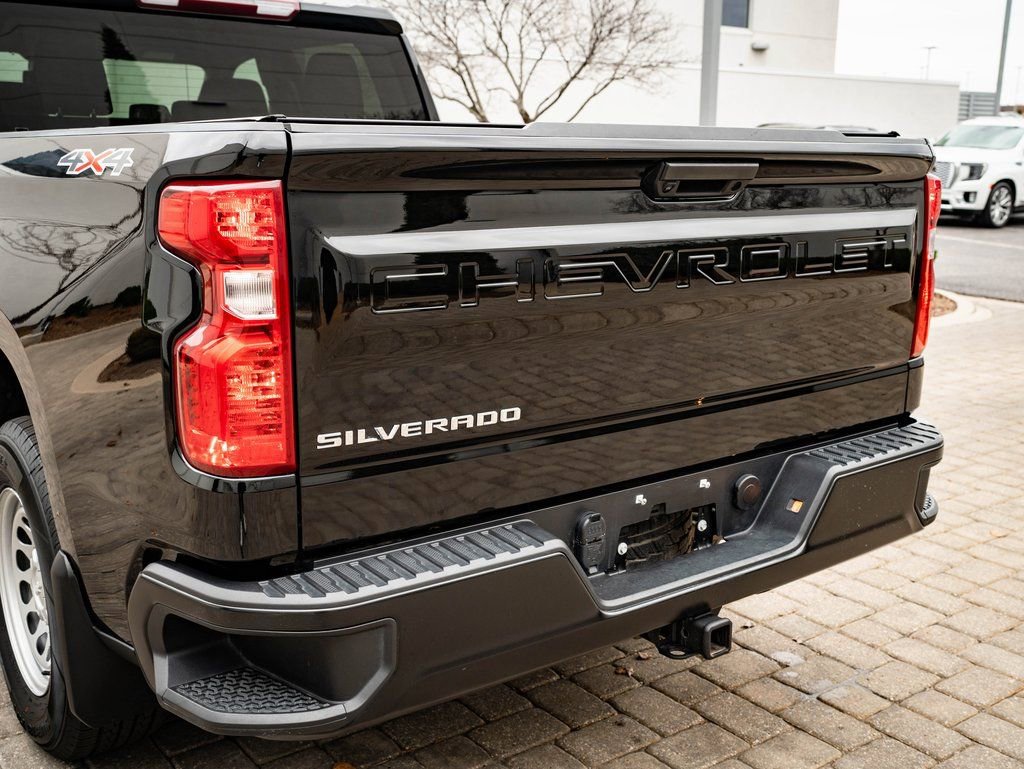 Used 2024 Chevrolet Silverado 1500 W/T w/ WT Value Package AWD/4WD image 17