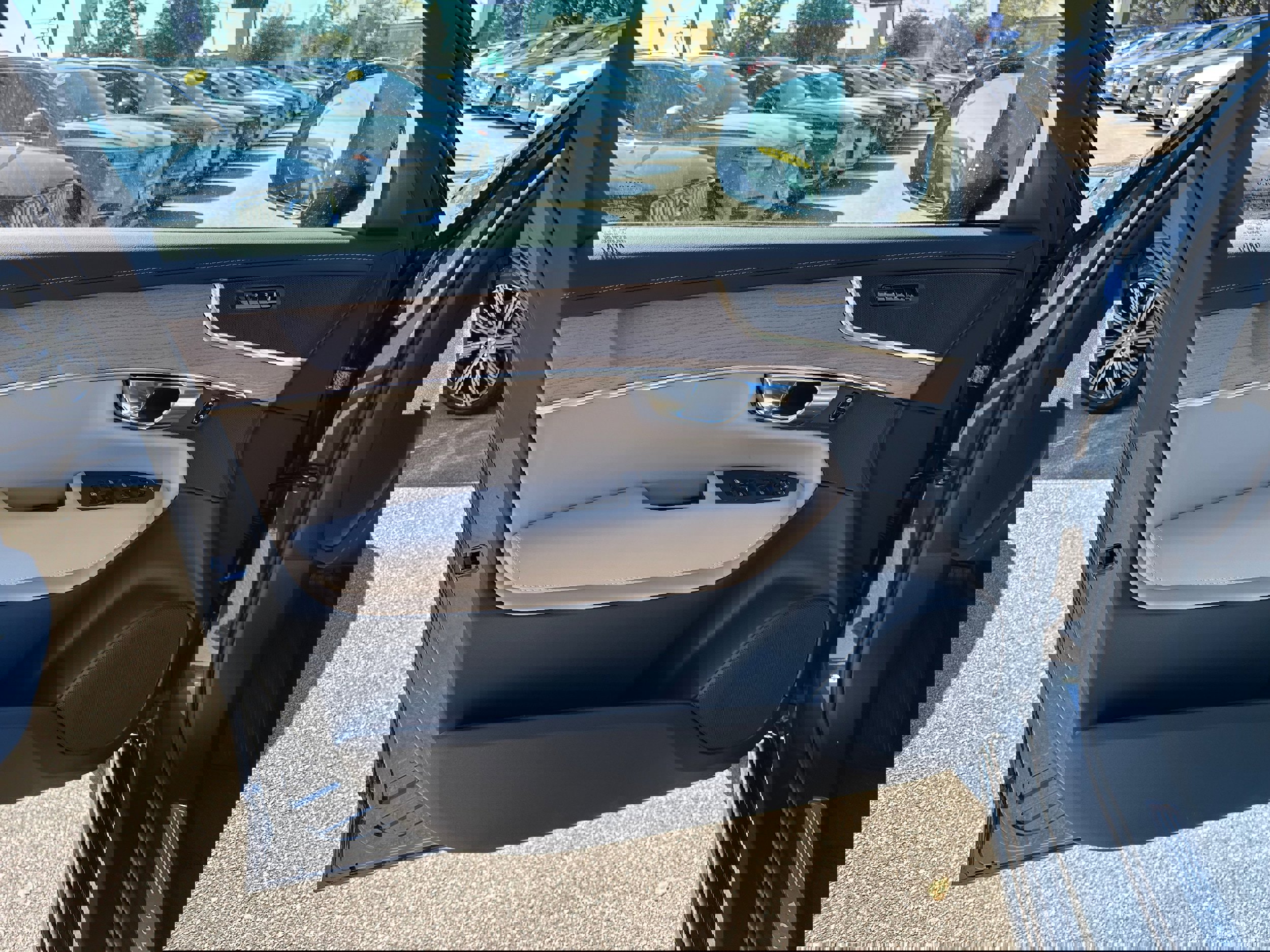 New 2026 Volvo XC90 B5 Core image 16