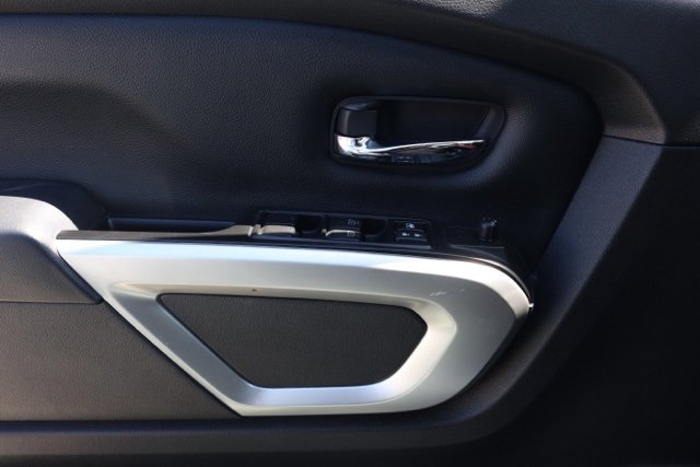 Used 2023 Nissan Titan SV image 23