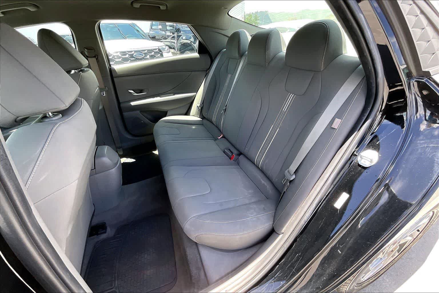 Used 2024 Hyundai Elantra SEL FWD image 29