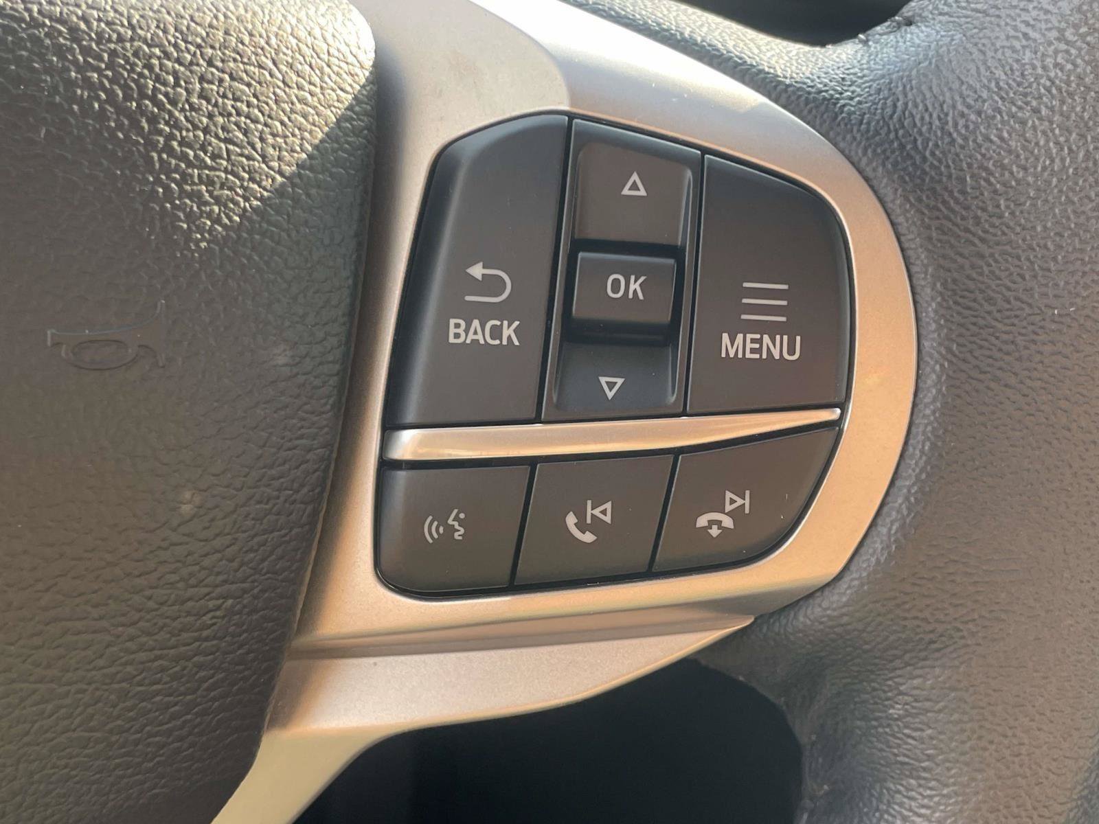 Used 2022 Ford Explorer XLT w/ Equipment Group 202A AWD/4WD image 27
