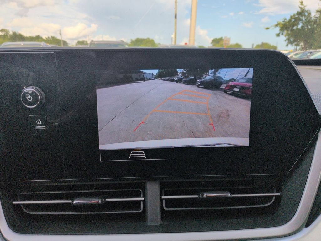 Used 2025 Chevrolet Trax LS FWD image 17