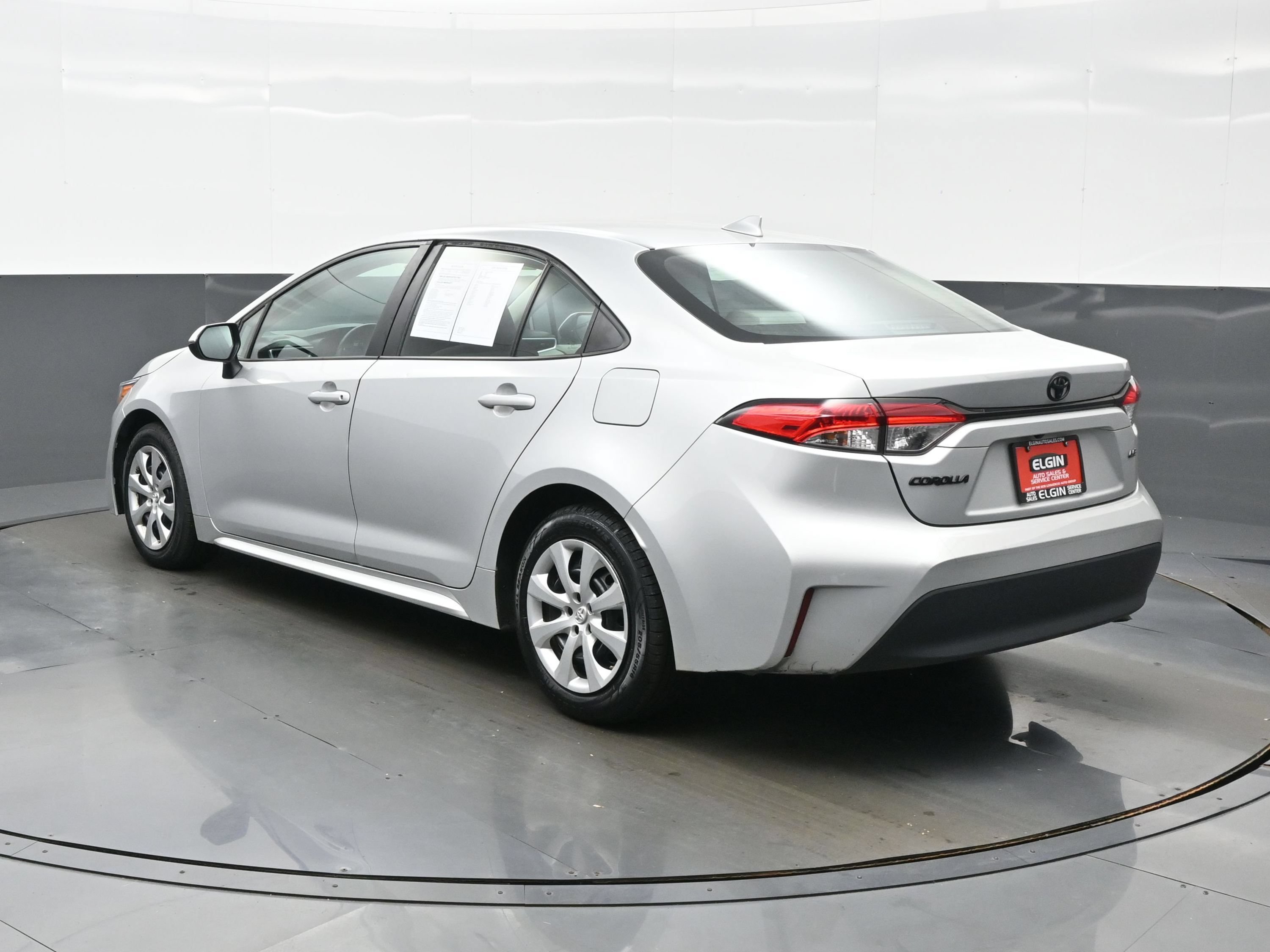 Used 2024 Toyota Corolla LE FWD image 4