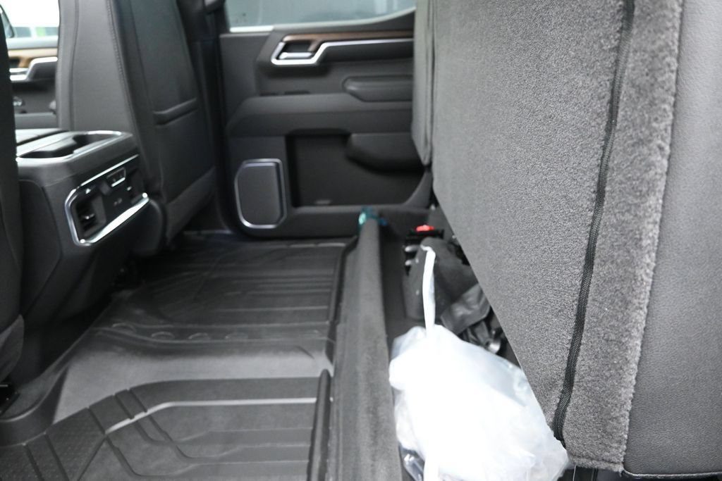 New 2026 Chevrolet Silverado 1500 High Country w/ High Country Premium Package AWD/4WD image 17