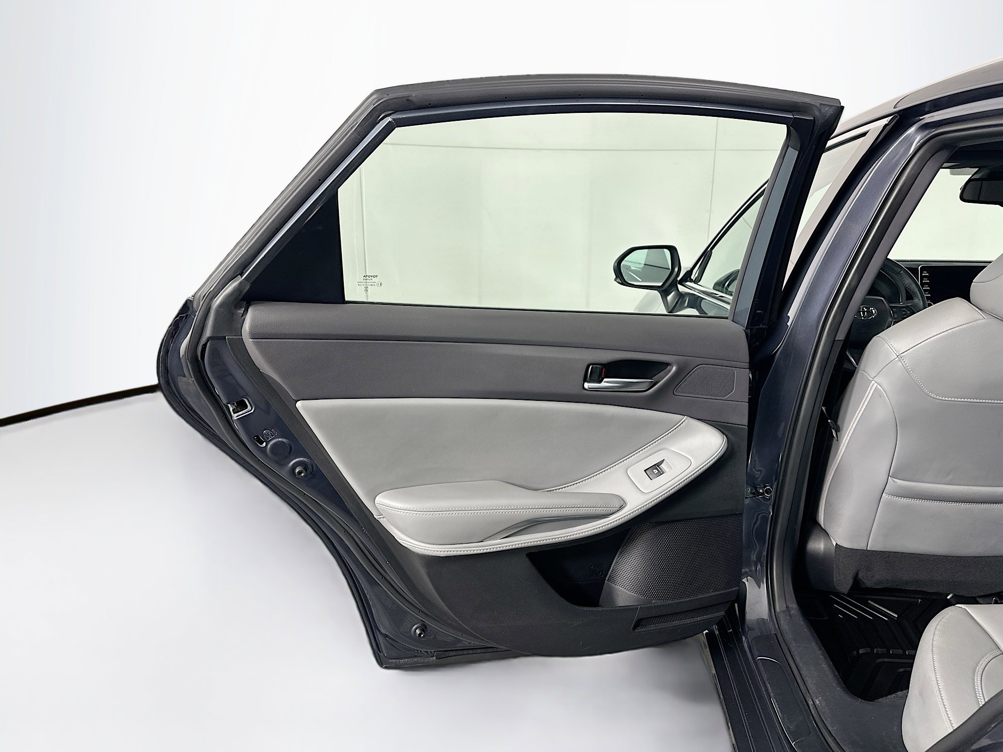 Used 2022 Toyota Avalon XLE image 25