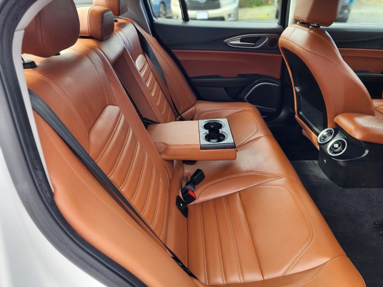 Used 2017 Alfa Romeo Giulia Ti w/ TI Lusso Package AWD/4WD image 28