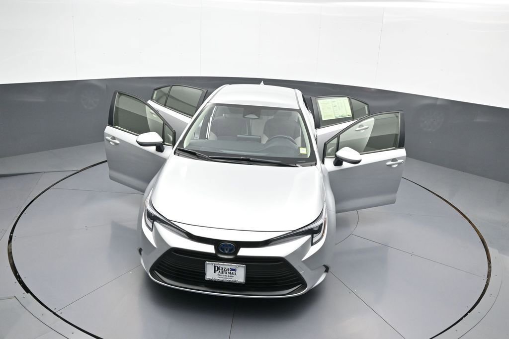 Certified 2024 Toyota Corolla LE AWD/4WD image 44