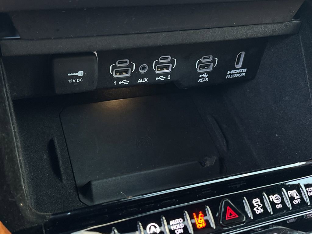 Used 2023 Jeep Grand Wagoneer L Series III w/ Rear Seat Video Group 1 AWD/4WD image 31