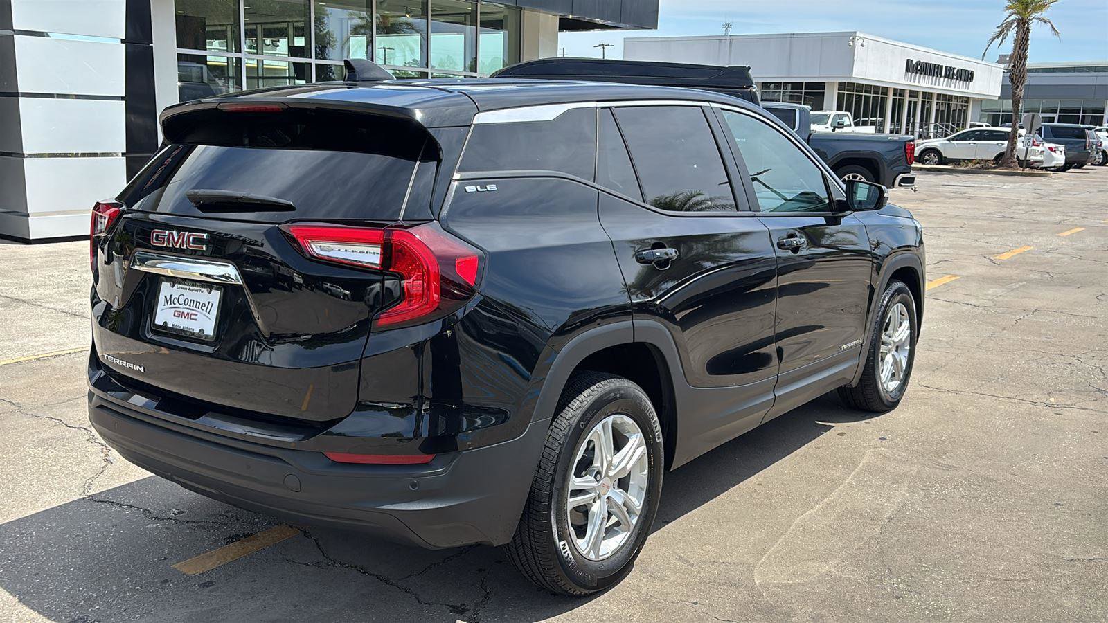 Certified 2023 GMC Terrain SLE FWD image 7