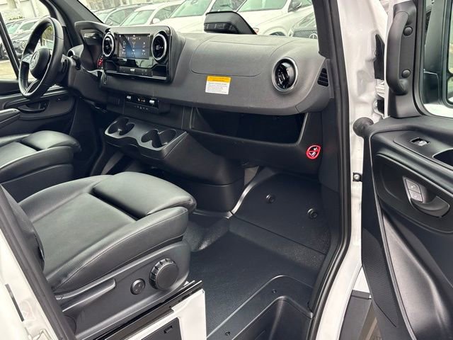 Used 2025 Mercedes-Benz Sprinter 3500 image 29